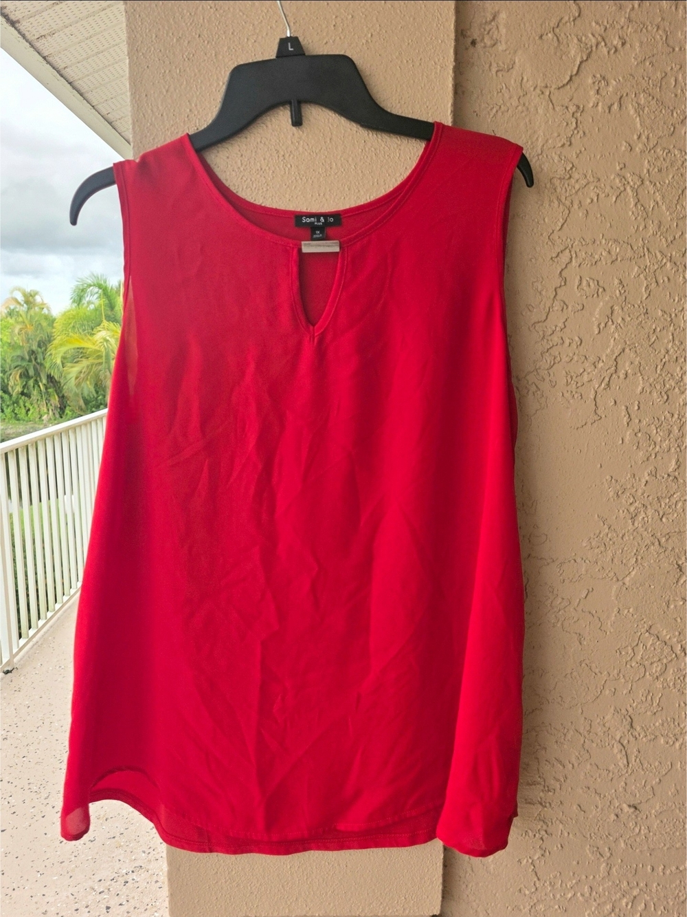 Sami & Jo Plus 1X Red Sleeveless Keyhole Blouse